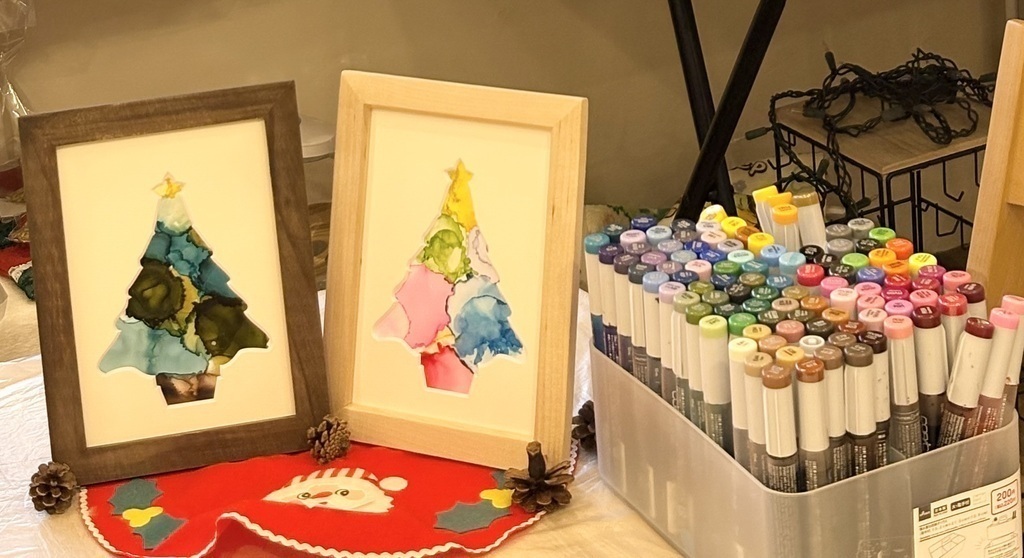アルコールインクアートでクリスマスツリーのフォトスタンド作り