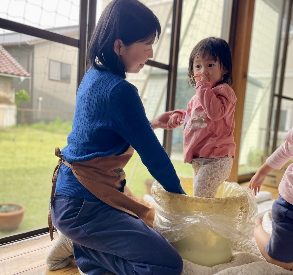 0歳から楽しめる〜親子でいっしょに味噌づくり〜