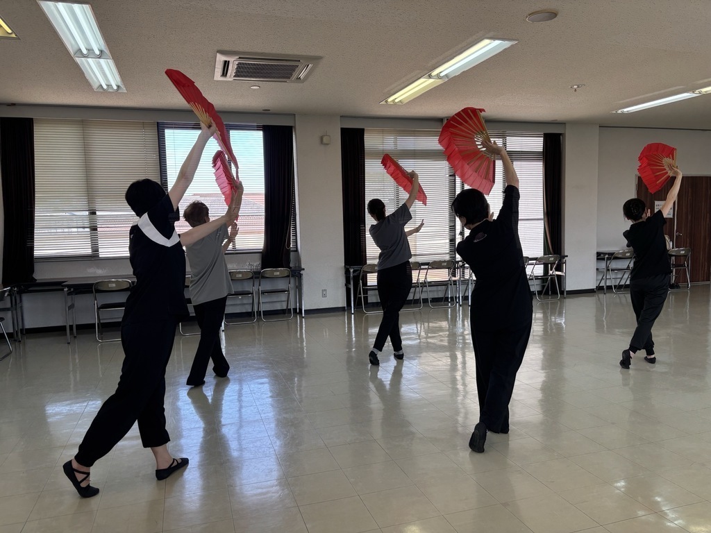 扇で舞う美しい中国武術　木蘭拳（ムーランチェン）